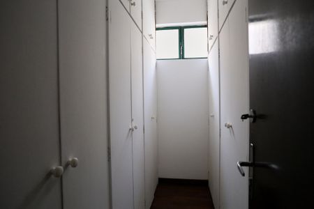Casa para alugar com 400m², 4 quartos e 4 vagasCloset da suíte