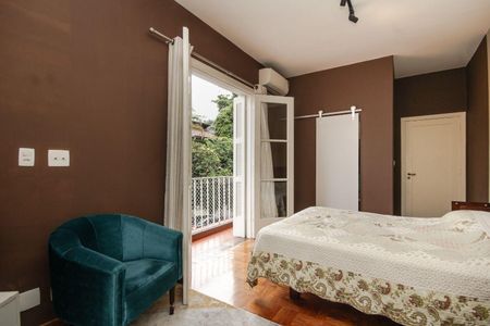 Casa à venda com 169m², 3 quartos e 3 vagas