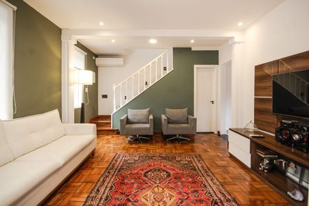 Casa à venda com 169m², 3 quartos e 3 vagas
