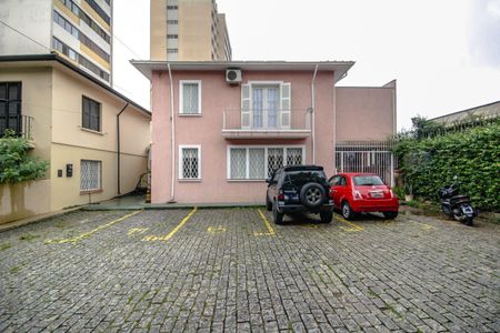 Casa à venda com 169m², 3 quartos e 3 vagas