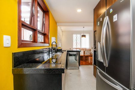 Casa à venda com 169m², 3 quartos e 3 vagas