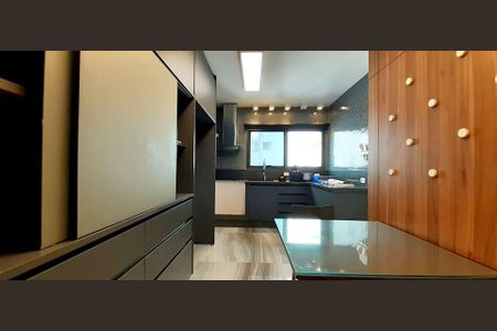 Apartamento à venda com 194m², 4 quartos e 3 vagas
