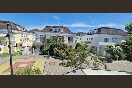 Casa à venda com 224m², 4 quartos e 3 vagas
