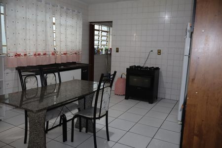 Casa à venda com 130m², 3 quartos e 2 vagasCozinha