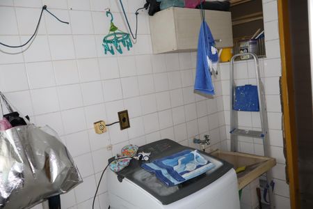 Casa à venda com 130m², 3 quartos e 2 vagasÁrea de Serviço