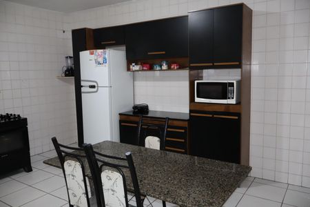 Casa à venda com 130m², 3 quartos e 2 vagasCozinha