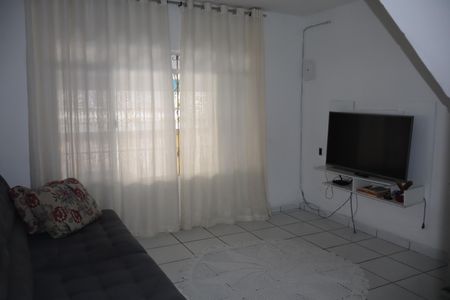 Casa à venda com 130m², 3 quartos e 2 vagasSala