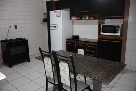 Casa à venda com 130m², 3 quartos e 2 vagasCozinha