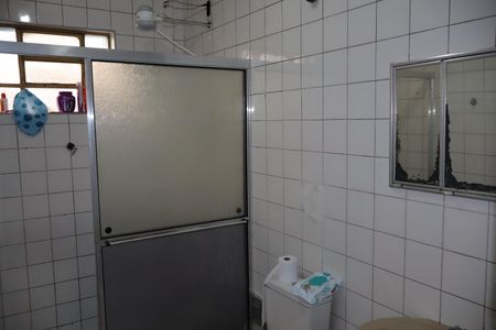 Casa à venda com 130m², 3 quartos e 2 vagasBanheiro