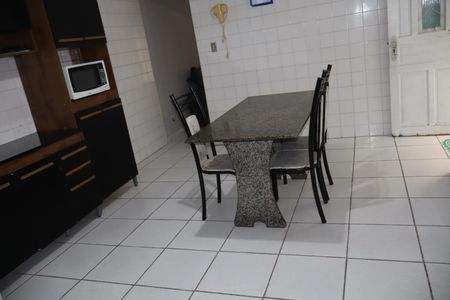 Casa à venda com 130m², 3 quartos e 2 vagasCozinha
