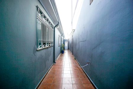 Casa de condomínio para alugar com 150m², 2 quartos e 2 vagas Casa de condomínio para alugar com 150m², 2 quartos e 2 vagasCorredor de entrada do condomínio