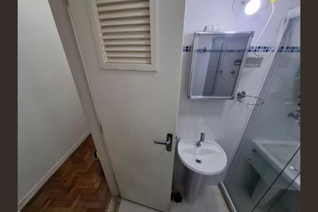Banheiro  de apartamento para alugar com 1 quarto, 22m² em Lapa, Rio de Janeiro