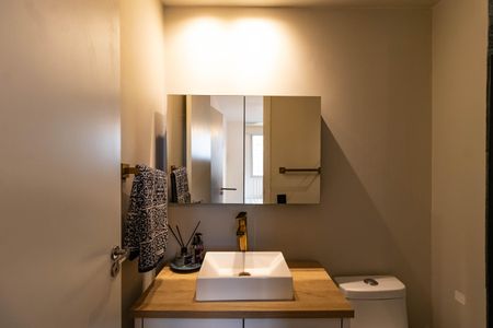 Banheiro da Suíte de kitnet/studio à venda com 1 quarto, 30m² em Água Branca, São Paulo