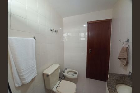 Apartamento para alugar com 110m², 2 quartos e 1 vaga Apartamento para alugar com 110m², 2 quartos e 1 vagaBanheiro da Suíte