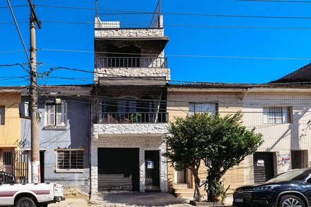 Casa para alugar com 179m², 3 quartos e 2 vagasFachada