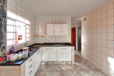 Casa à venda com 252m², 2 quartos e 4 vagasCozinha
