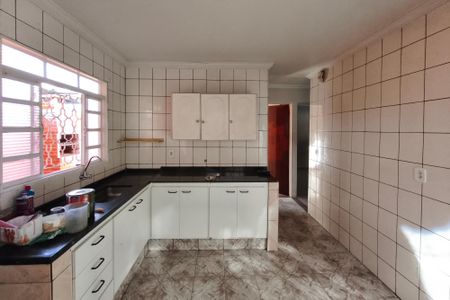Casa à venda com 252m², 2 quartos e 4 vagasCozinha