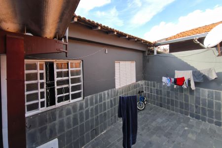 Casa à venda com 252m², 2 quartos e 4 vagasQuintal