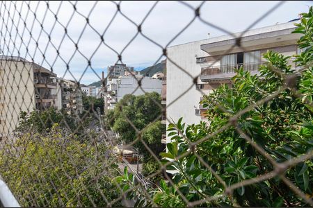 Apartamento à venda com 82m², 2 quartos e 1 vaga Apartamento à venda com 82m², 2 quartos e 1 vagaSala