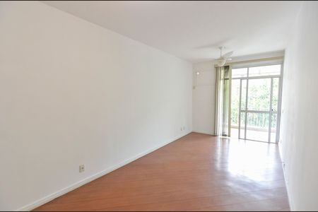 Apartamento à venda com 82m², 2 quartos e 1 vaga Apartamento à venda com 82m², 2 quartos e 1 vagaSala