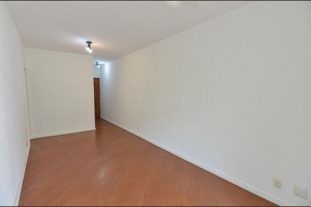 Apartamento à venda com 82m², 2 quartos e 1 vaga Apartamento à venda com 82m², 2 quartos e 1 vagaSala