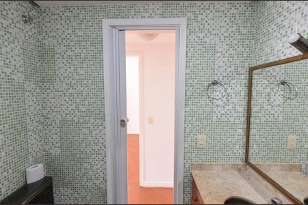 Apartamento à venda com 82m², 2 quartos e 1 vaga Apartamento à venda com 82m², 2 quartos e 1 vagaBanheiro