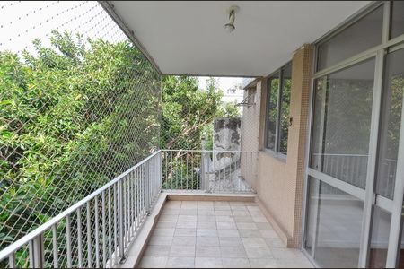 Apartamento à venda com 82m², 2 quartos e 1 vaga Apartamento à venda com 82m², 2 quartos e 1 vagaSala