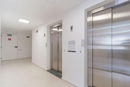 Apartamento à venda com 33m², 2 quartos e sem vagaÁrea comum
