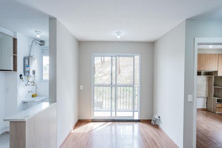 Sala de apartamento para alugar com 2 quartos, 42m² em Loteamento City Jaragua, São Paulo
