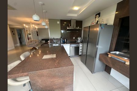Apartamento para alugar com 110m², 2 quartos e 2 vagasCozinha