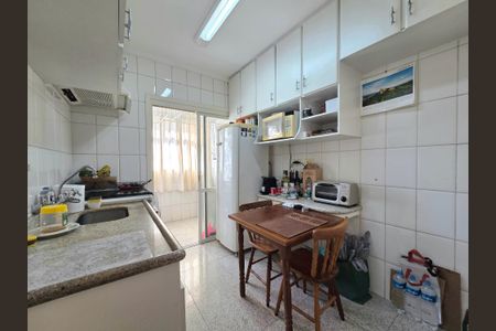 Apartamento à venda com 133m², 2 quartos e 2 vagasCozinha