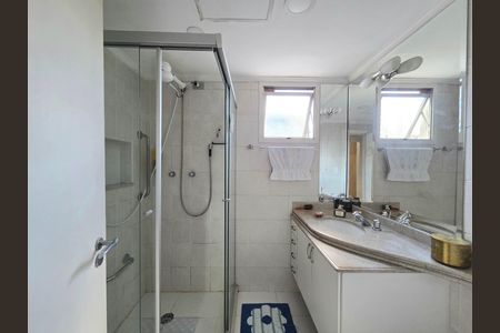 Apartamento à venda com 133m², 2 quartos e 2 vagasBanheiro Social