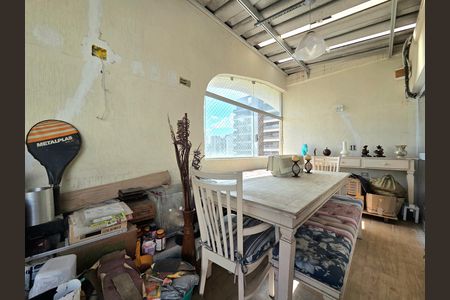 Apartamento à venda com 133m², 2 quartos e 2 vagasCobertura
