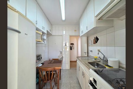 Apartamento à venda com 133m², 2 quartos e 2 vagasCozinha