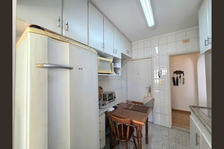 Apartamento à venda com 133m², 2 quartos e 2 vagasCozinha