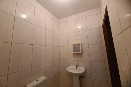 Casa para alugar com 44m², 2 quartos e 1 vaga Casa para alugar com 44m², 2 quartos e 1 vagaBanheiro
