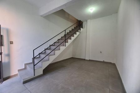 Casa para alugar com 44m², 2 quartos e 1 vaga Casa para alugar com 44m², 2 quartos e 1 vagaGaragem