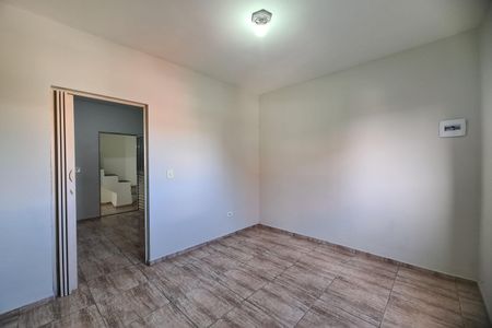 Casa para alugar com 44m², 2 quartos e 1 vaga Casa para alugar com 44m², 2 quartos e 1 vagaQuarto 1