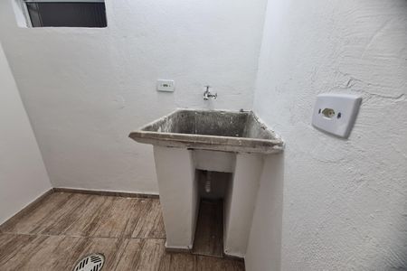 Casa para alugar com 44m², 2 quartos e 1 vaga Casa para alugar com 44m², 2 quartos e 1 vagaÁrea de Serviço