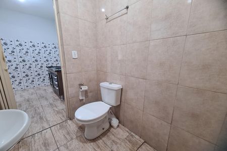 Casa para alugar com 44m², 2 quartos e 1 vaga Casa para alugar com 44m², 2 quartos e 1 vagaBanheiro