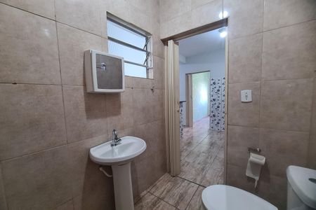 Casa para alugar com 44m², 2 quartos e 1 vaga Casa para alugar com 44m², 2 quartos e 1 vagaBanheiro