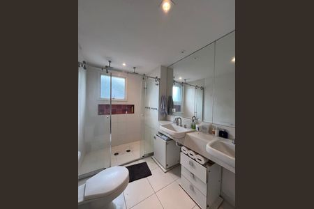 Apartamento para alugar com 132m², 3 quartos e 2 vagas Apartamento para alugar com 132m², 3 quartos e 2 vagasBanheiro da Suíte 1