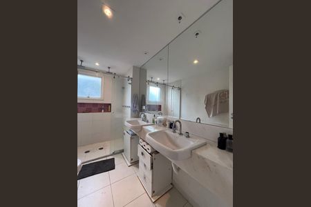 Apartamento para alugar com 132m², 3 quartos e 2 vagas Apartamento para alugar com 132m², 3 quartos e 2 vagasBanheiro da Suíte 1
