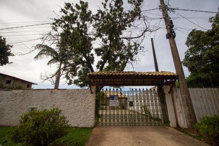 Casa para alugar com 1000m², 3 quartos e 5 vagas Casa para alugar com 1000m², 3 quartos e 5 vagasFachada