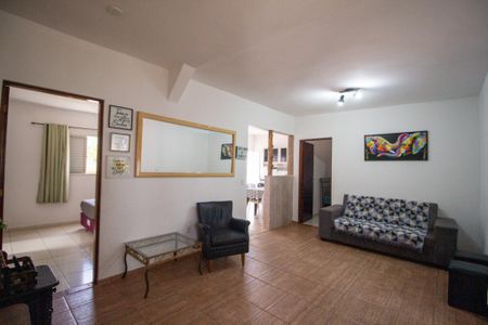 Casa para alugar com 1000m², 3 quartos e 5 vagas Casa para alugar com 1000m², 3 quartos e 5 vagasSala