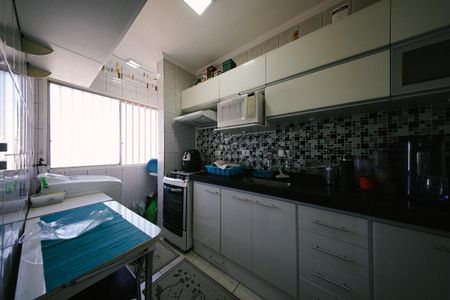 Apartamento para alugar com 45m², 2 quartos e 1 vaga Apartamento para alugar com 45m², 2 quartos e 1 vagaCozinha e Área de Serviço