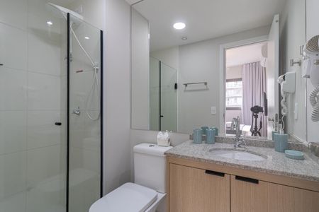 Banheiro de apartamento para alugar com 1 quarto, 26m² em Vila Nova Conceição, São Paulo