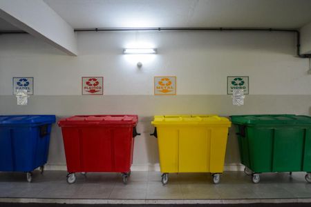 Apartamento à venda com 65m², 3 quartos e 1 vagalixeira reciclavel