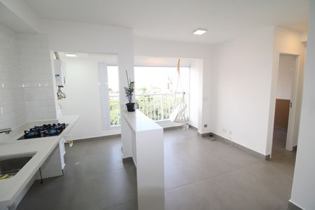 Sala / Cozinha de apartamento para alugar com 2 quartos, 42m² em Vila Guaca, São Paulo