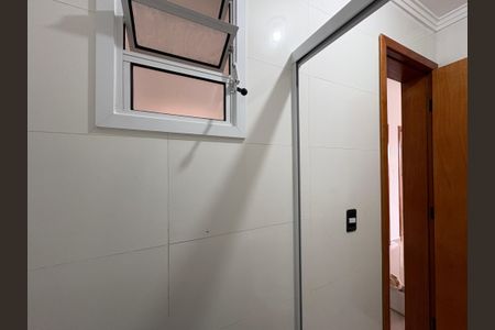 Apartamento para alugar com 60m², 2 quartos e sem vagaBanheiro
